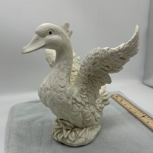 Vintage Goose/Duck Resin Porch Statue/Figurine with Lots Of Detailings